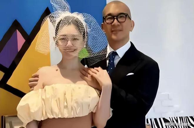 气氛凝重 具俊晔戴耳机抱骨灰盒引质疑尊龙凯时网大S骨灰抵达台湾现场曝出！(图10)